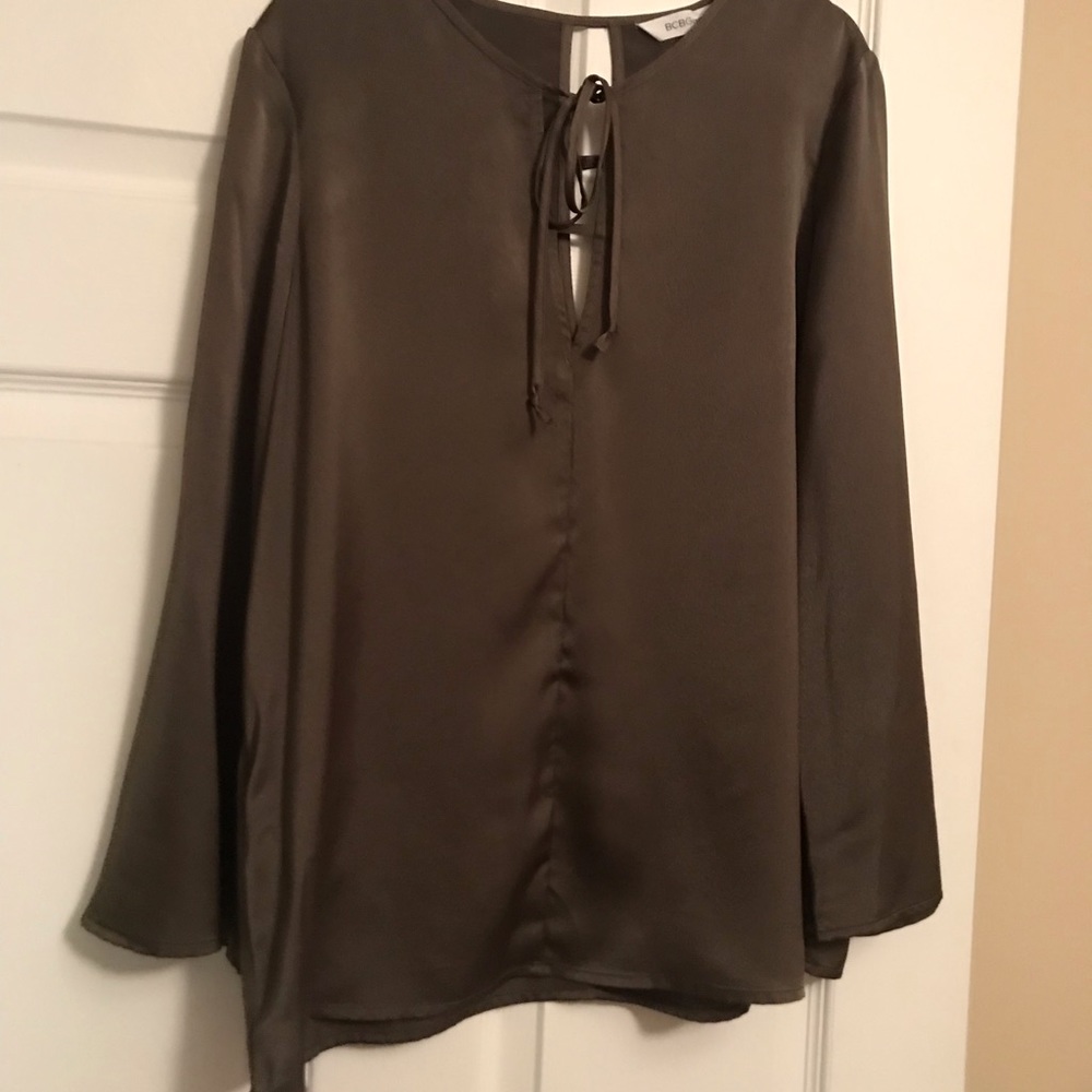3/4 sleeve blouse.